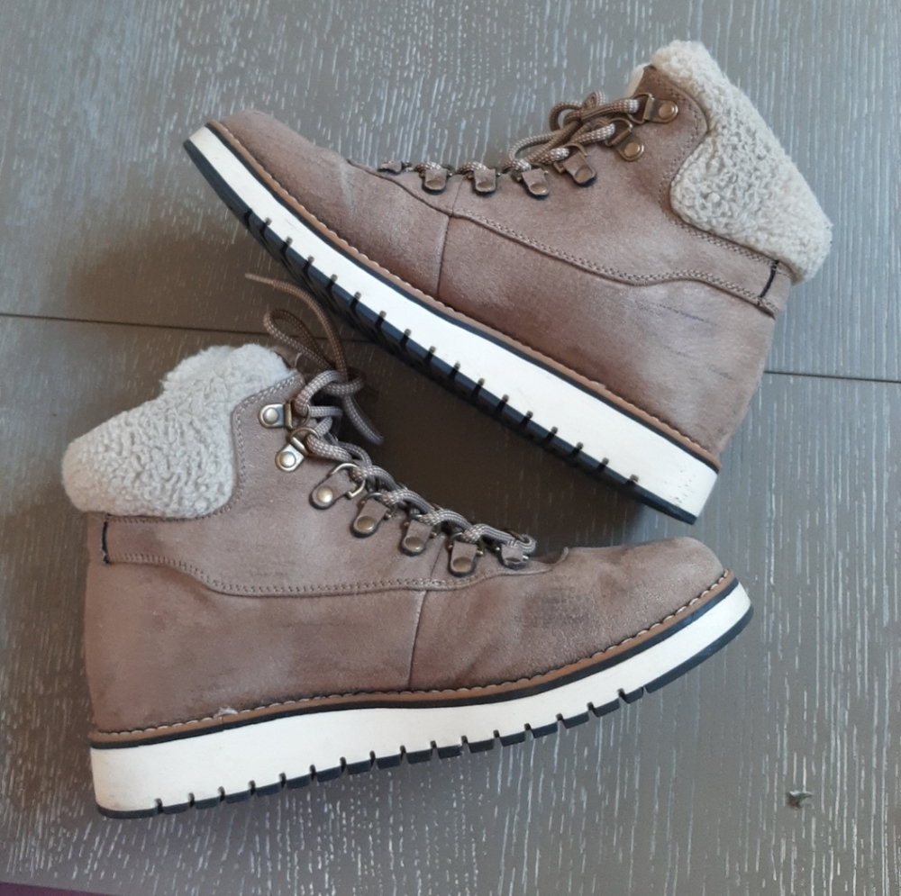 White Mountain Tan Ankle Boots with Shearling